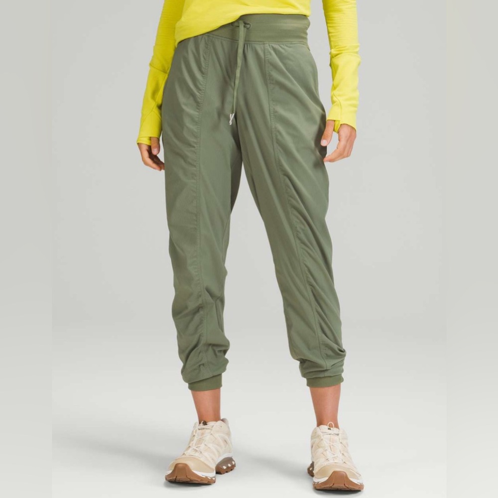 *NWT* Lululemon Dance Studio Jogger